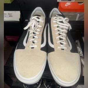 PERFECT CONDITION!! Only word twice, Vans Black and Tan Sneakers size 13 US